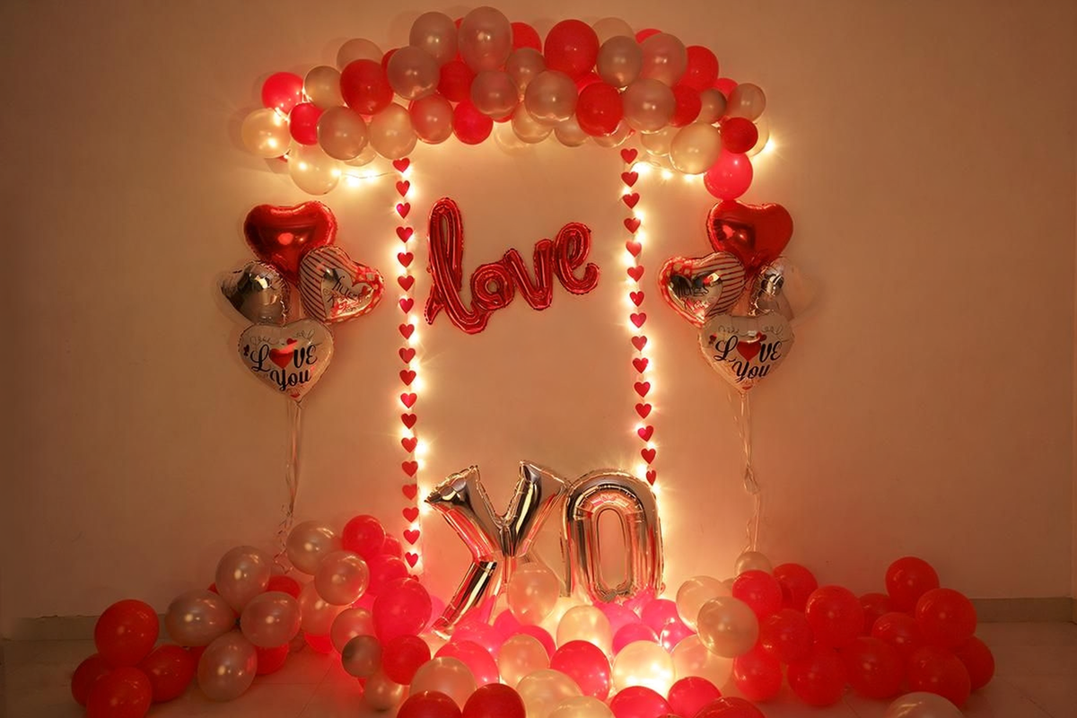 Luxe Metallic Balloon Wall